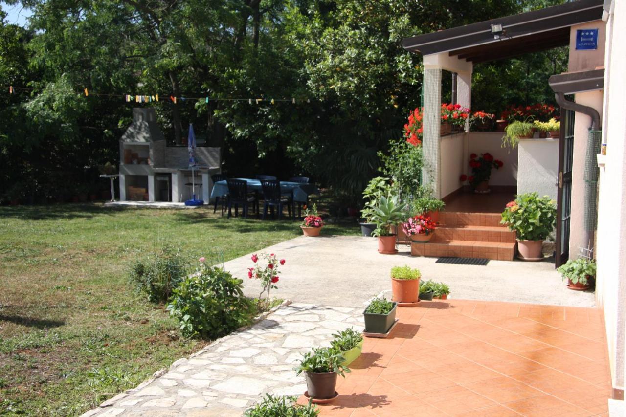Apartman Rino Bašanija Exterior foto