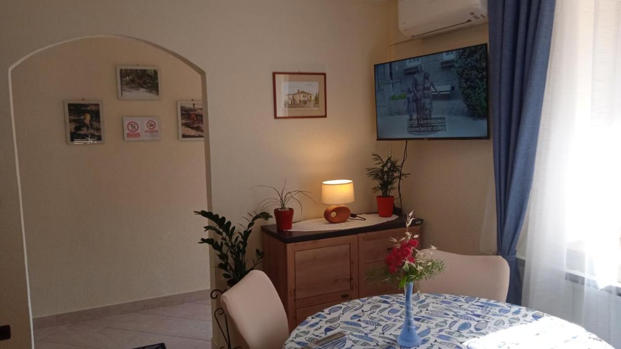 Apartman Rino Bašanija Exterior foto